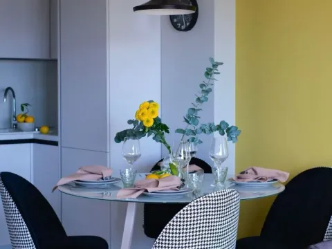 Rent, one bedroom apartment, 42m², Tivat, Crna Gora - image 1