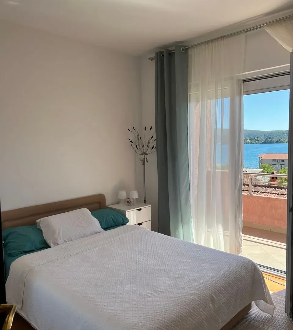 Rent, two bedroom apartment, 106m², Bonići, Tivat