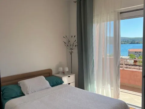 Izdavanje, dvosoban stan, 106m², Bonići, Tivat - image 7