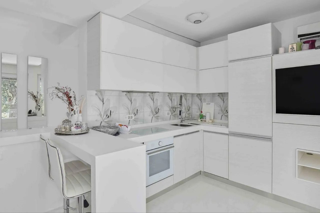 Rent, one bedroom apartment, 55m², Tivat, Crna Gora