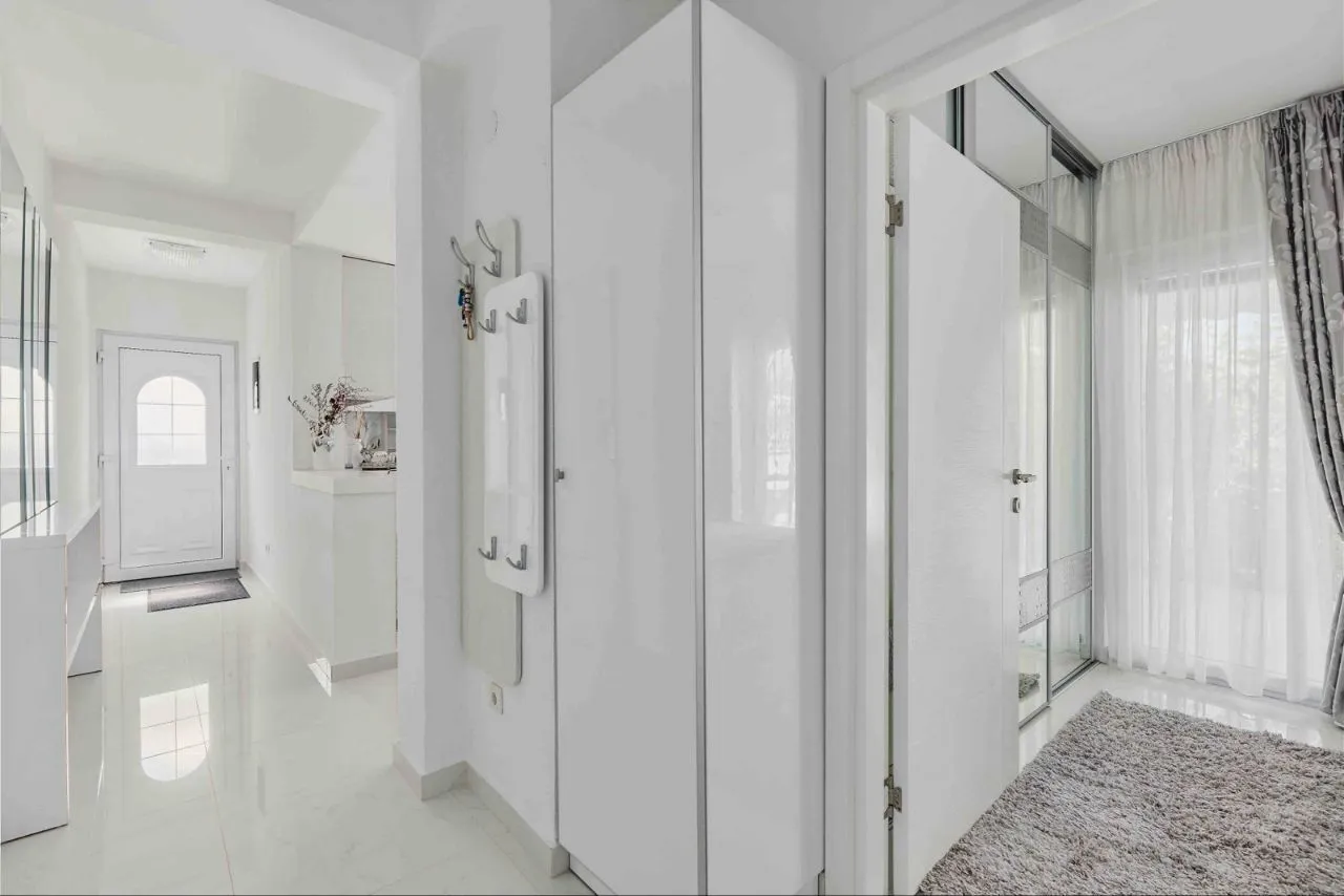 Rent, one bedroom apartment, 55m², Tivat, Crna Gora
