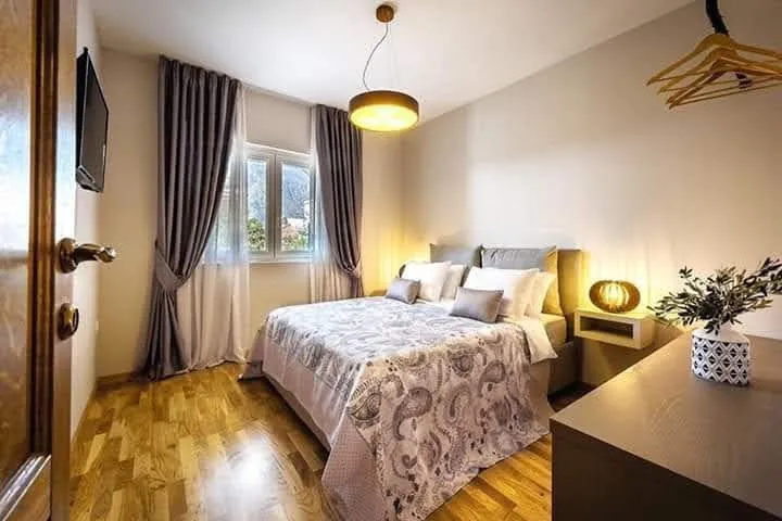 Rent, one bedroom apartment, 45m², Stari Grad Kotor, Kotor