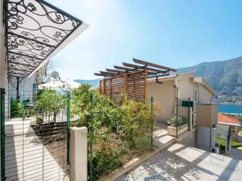 Rent, one bedroom apartment, 45m², Stari Grad Kotor, Kotor - image 9