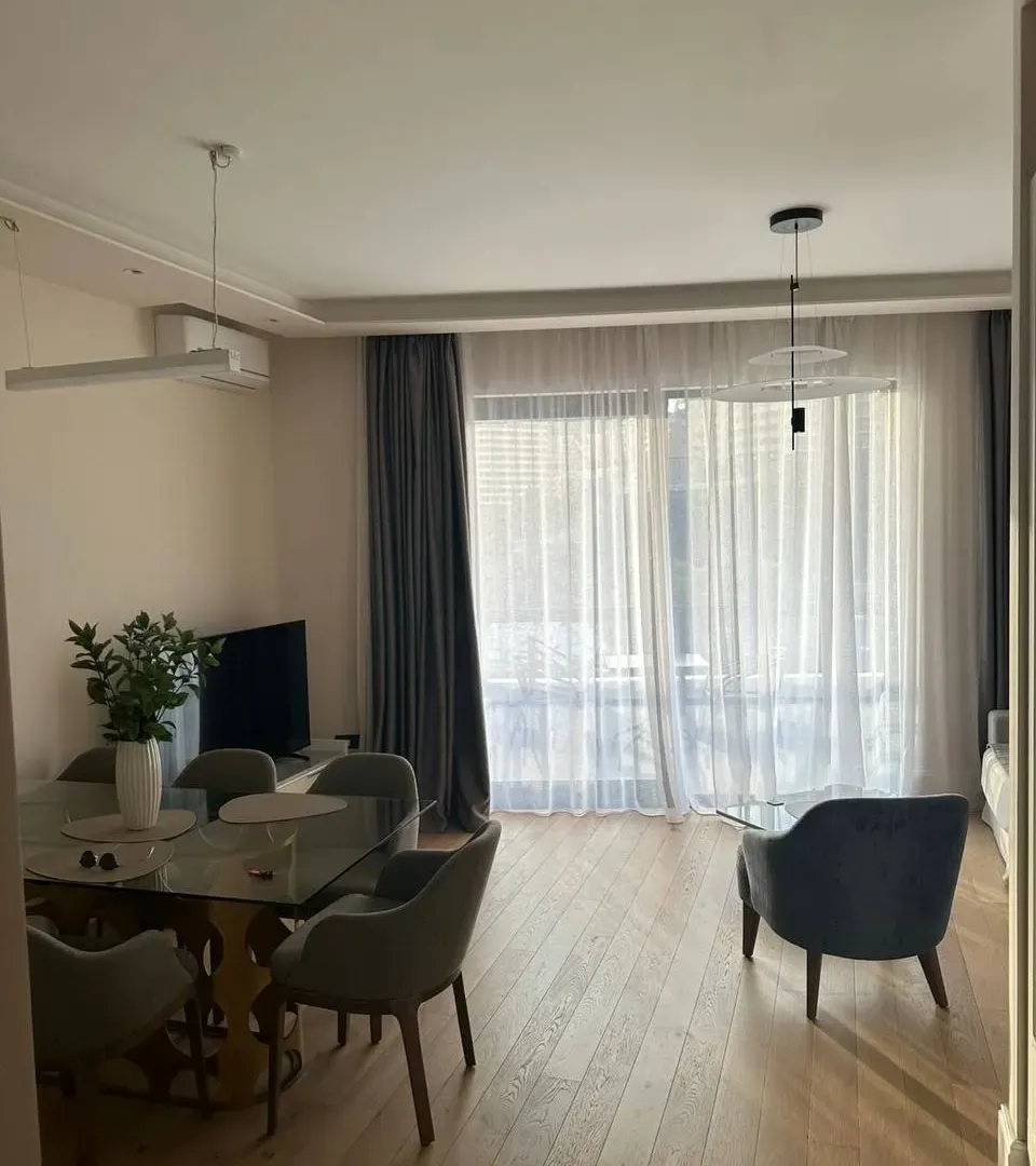 Izdavanje, dvosoban stan, 62m², Bečići, Budva