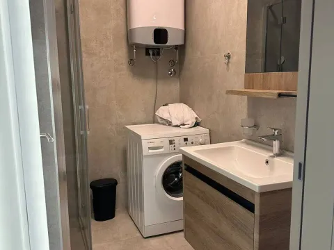 Izdavanje, dvosoban stan, 62m², Petrovac, Budva - image 7