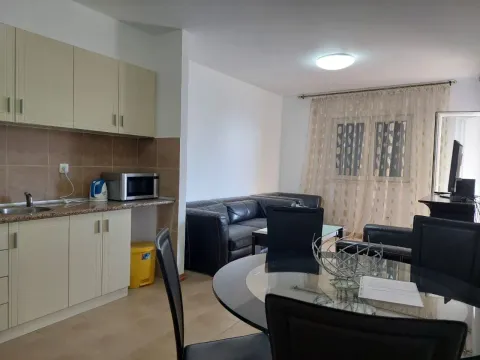 Sale, one bedroom apartment, 54m², Bečići, Budva - image 2