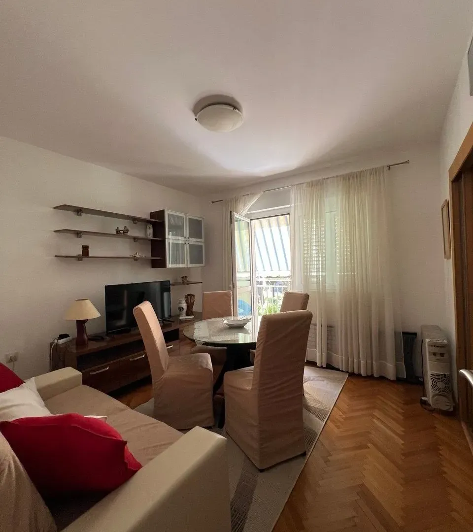 Rent, one bedroom apartment, 50m², Tivat, Crna Gora