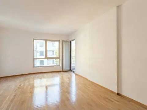 Sale, one bedroom apartment, 44m², Bečići, Budva - image 1