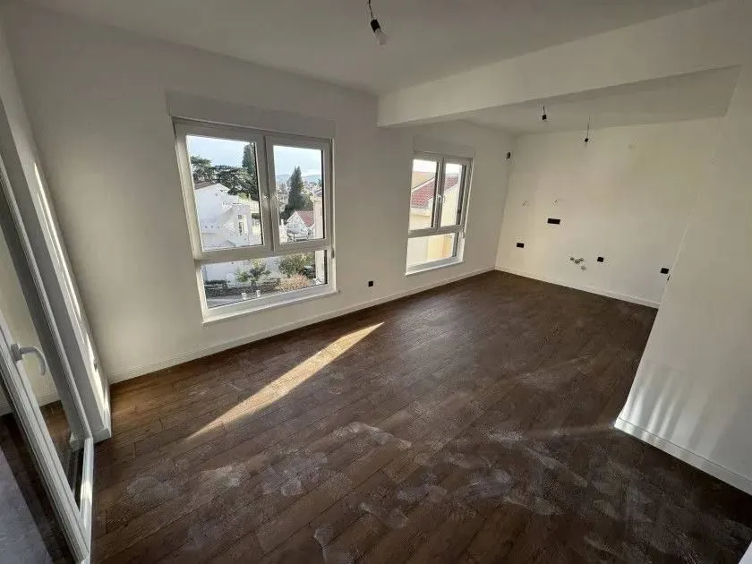 Sale, one bedroom apartment, 44m², Centar, Tivat