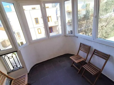 Prodaja, jednosoban stan, 56m², Centar, Bar - image 1