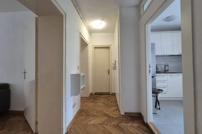 Prodaja, dvosoban stan, 54m², Skadarlija, Beograd