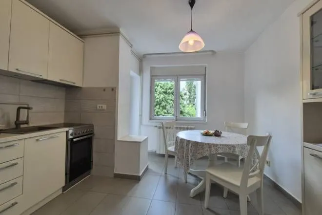 Prodaja, dvosoban stan, 54m², Skadarlija, Beograd