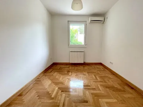 Sale, four bedroom apartment, 72m², Dušanovac, Voždovac Sve Podlokacije - image 7