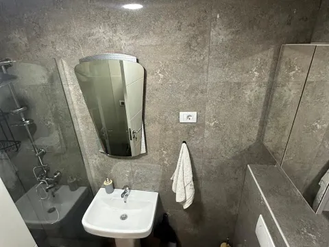 Izdavanje, jednosoban stan, 47m², City Kvart, Podgorica - image 12