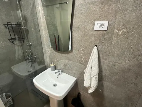 Izdavanje, jednosoban stan, 47m², City Kvart, Podgorica - image 14