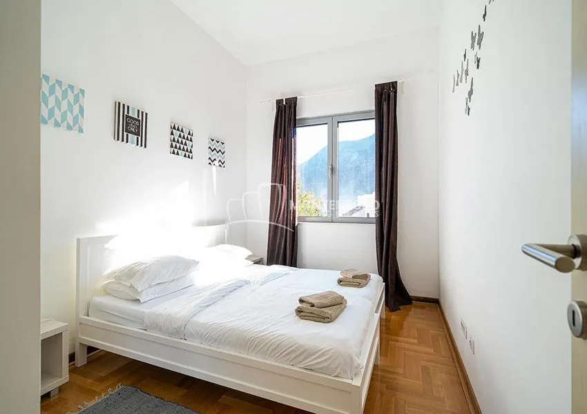 Prodaja, dvosoban stan, 84m², Morinj, Kotor