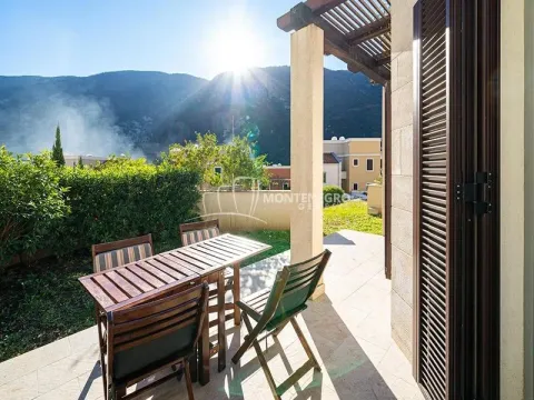 Prodaja, dvosoban stan, 84m², Morinj, Kotor - image 2