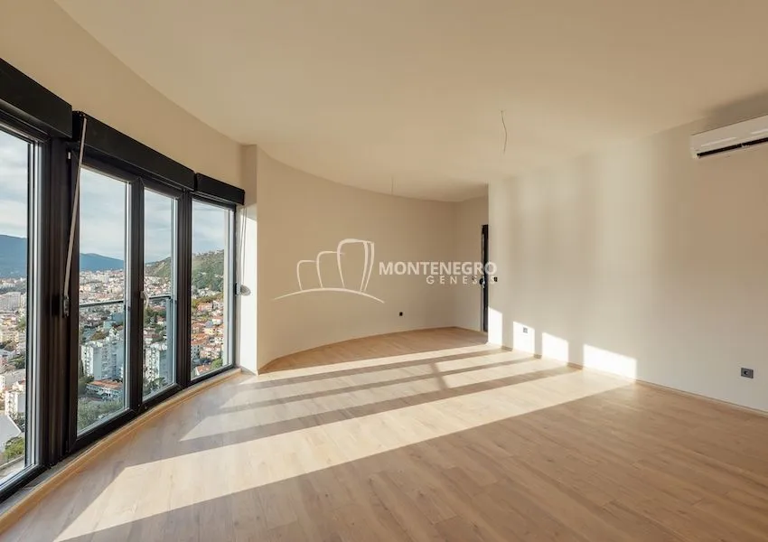 Prodaja, trosoban stan, 123m², Centar, Herceg Novi