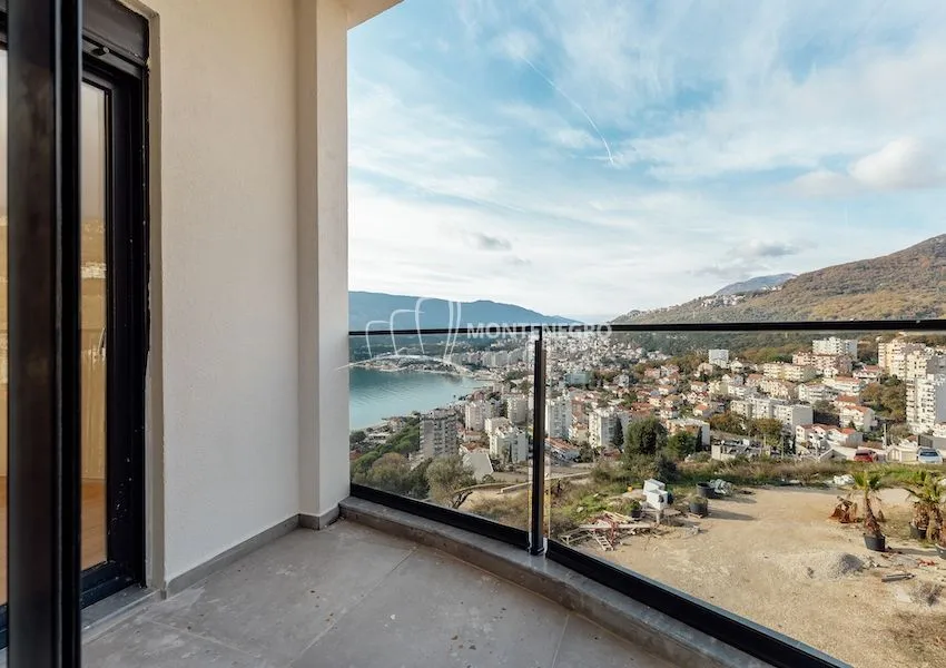 Prodaja, trosoban stan, 123m², Centar, Herceg Novi