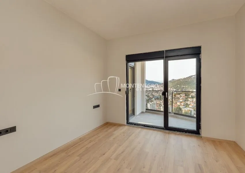 Prodaja, trosoban stan, 123m², Centar, Herceg Novi