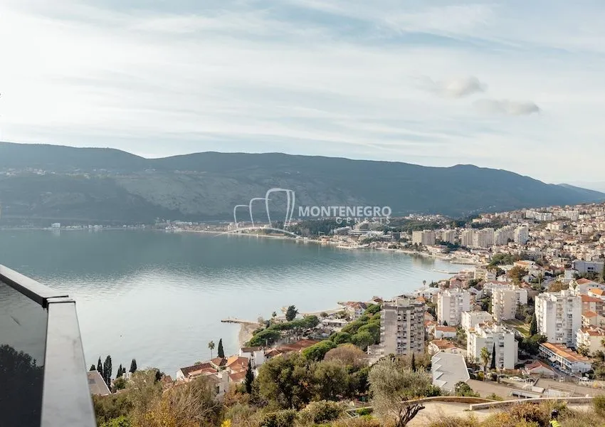 Prodaja, trosoban stan, 123m², Centar, Herceg Novi
