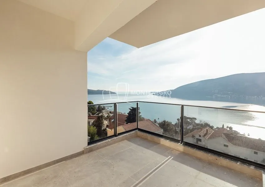 Prodaja, trosoban stan, 123m², Centar, Herceg Novi