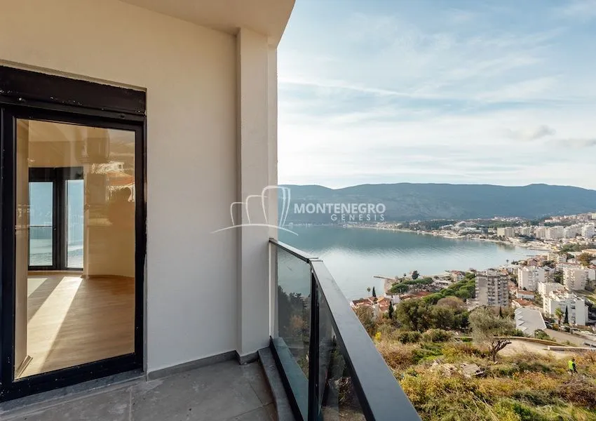 Prodaja, trosoban stan, 123m², Centar, Herceg Novi