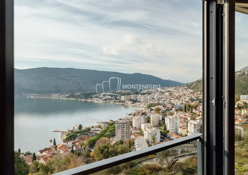 Prodaja, trosoban stan, 123m², Centar, Herceg Novi