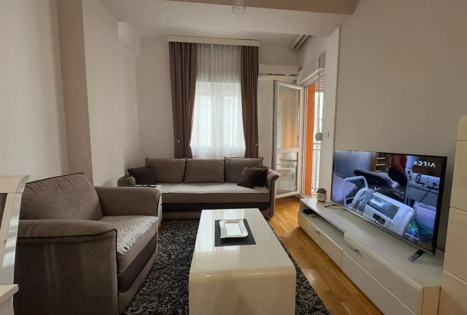 Izdavanje, jednosoban stan, 40m², Ljubović, Podgorica