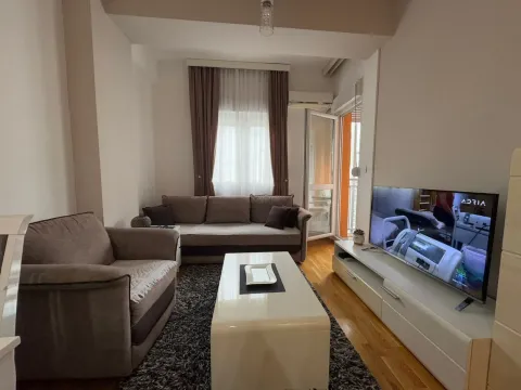 Izdavanje, jednosoban stan, 40m², Ljubović, Podgorica - image 1