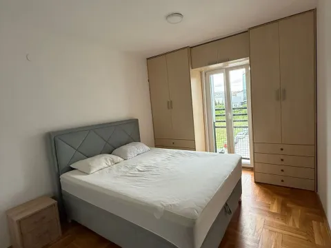 Izdavanje, dvosoban stan, 56m², City Kvart, Podgorica - image 11