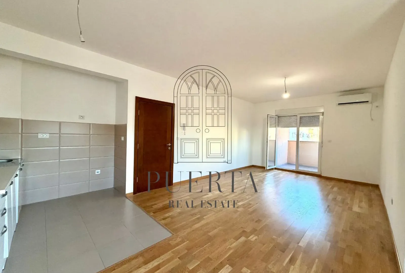 Prodaja, dvosoban stan, 73m², Tuški Put, Podgorica