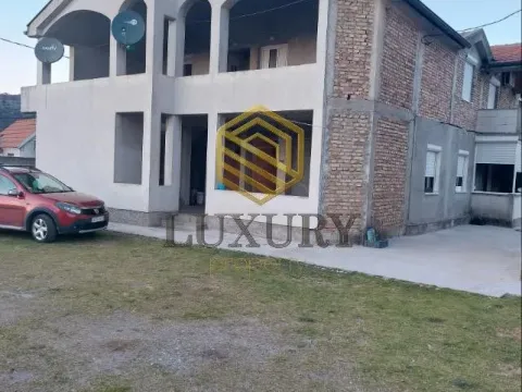 Sale, house, 500m², Zlatica, Podgorica - image 2