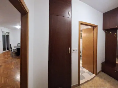 Rent, one bedroom apartment, 58m², Vezirov Most, Podgorica - image 2
