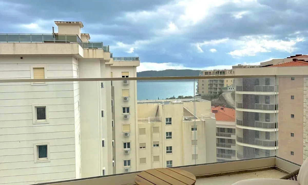 Sale, two bedroom apartment, 74m², Bečići, Budva