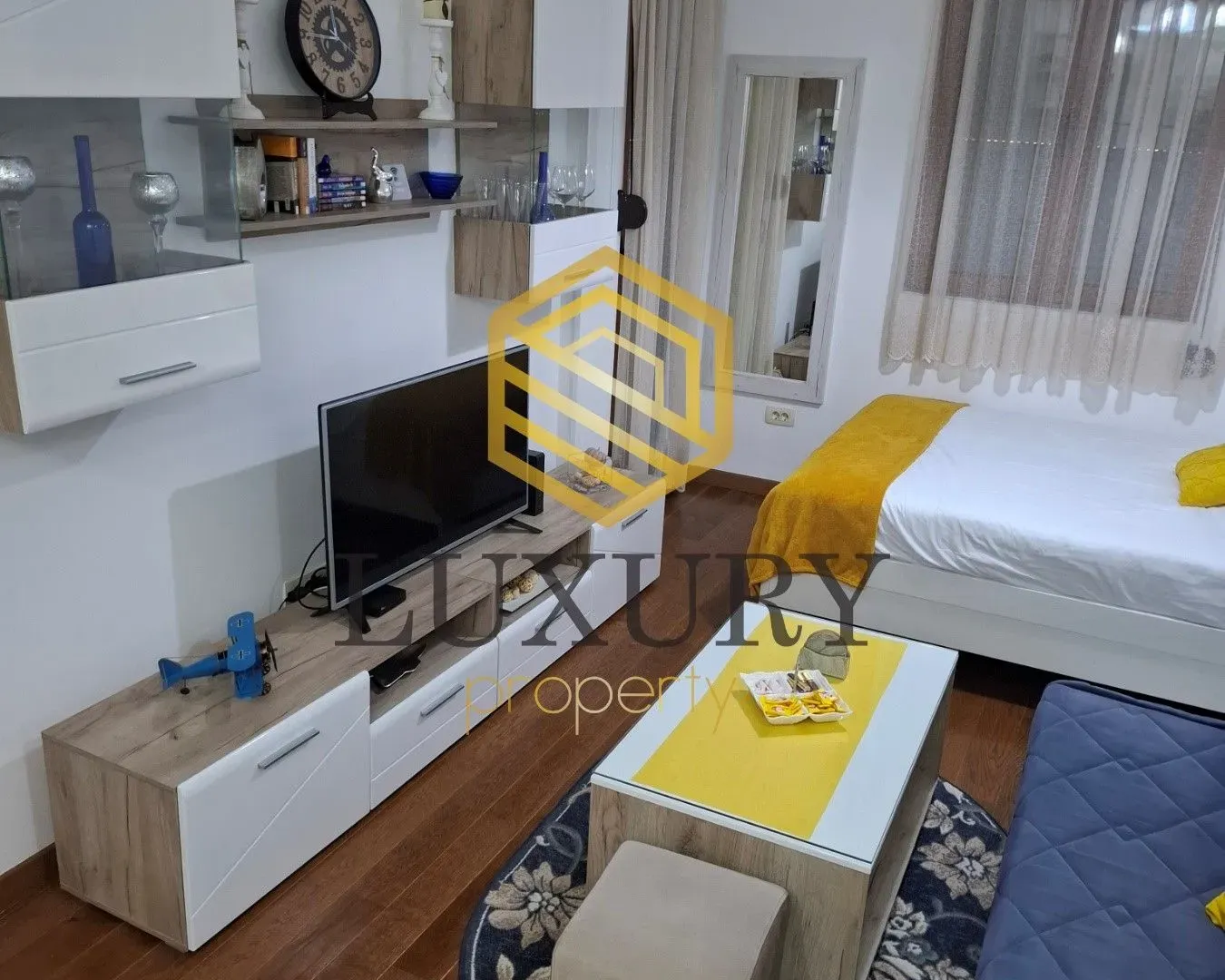 Izdavanje, garsonjera, 30m², Stara Varoš, Podgorica