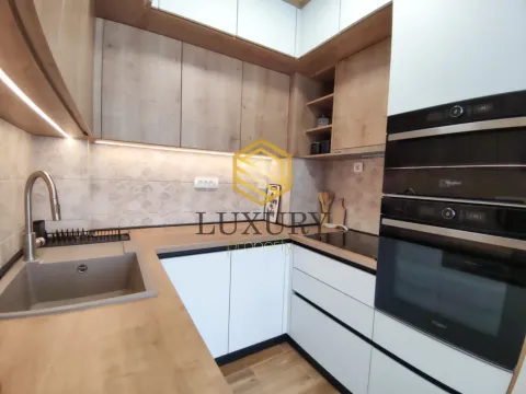 Izdavanje, dvosoban stan, 86m², Centar, Podgorica - image 2