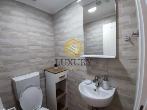 Izdavanje, dvosoban stan, 86m², Centar, Podgorica - image 5