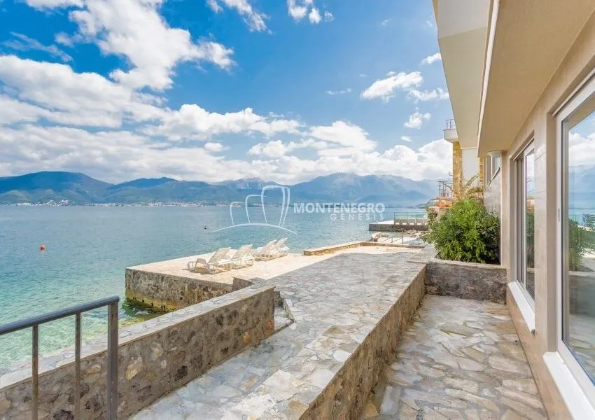 Prodaja, kuća, 240m², Krašići, Tivat