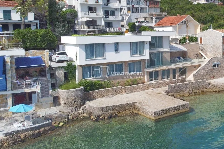 Prodaja, kuća, 240m², Krašići, Tivat