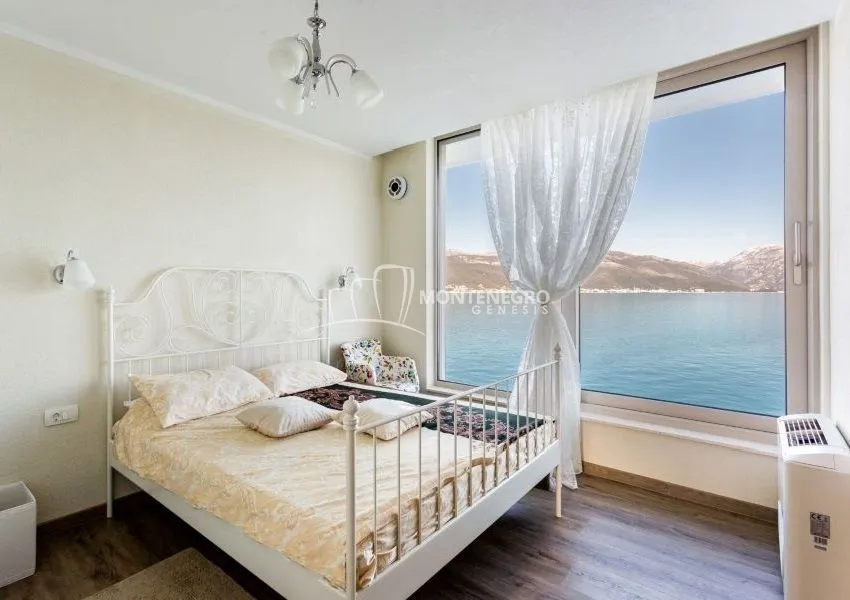 Prodaja, kuća, 240m², Krašići, Tivat